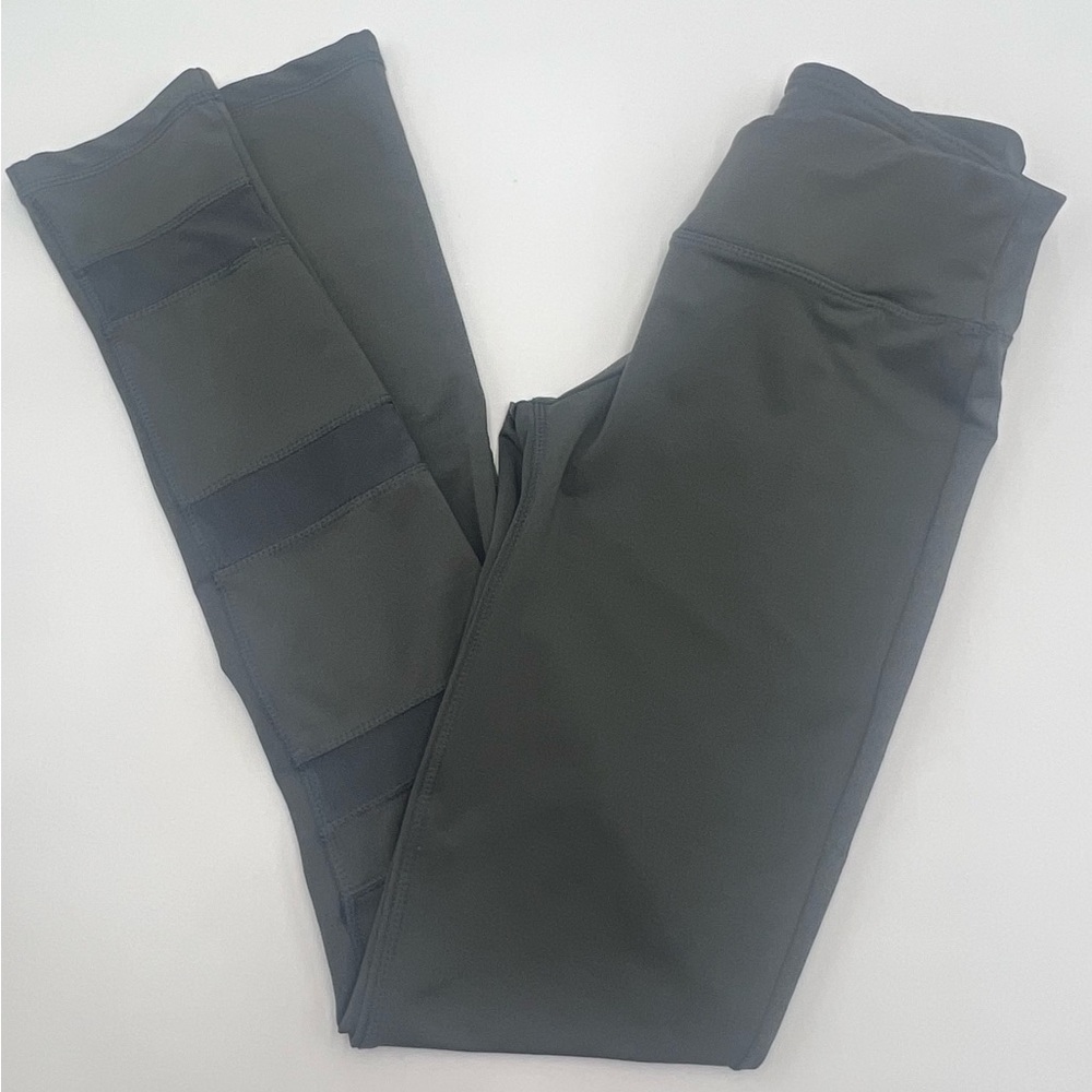 LA SOCIETY Women’s Leggings size Small Olive Green, Contrast Mesh, zip key pkt